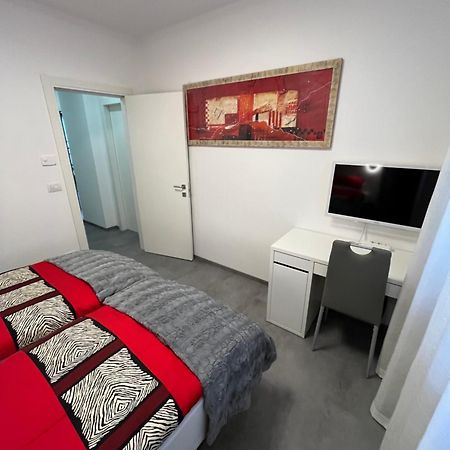 B&B Alessandro Private Room & Bathroom In Shared Apartment Арко Экстерьер фото