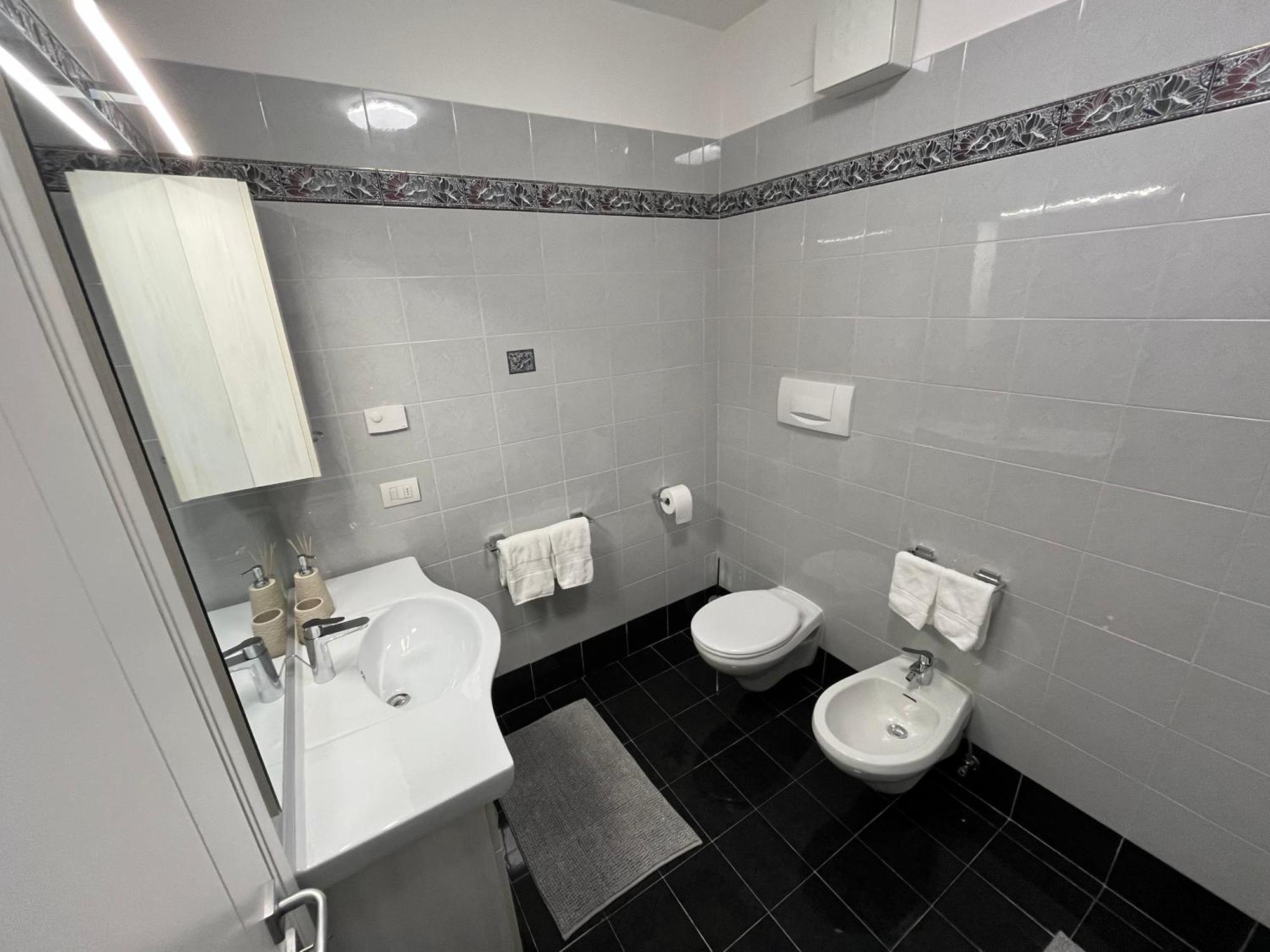 B&B Alessandro Private Room & Bathroom In Shared Apartment Арко Экстерьер фото